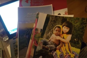 För några dagar sed var vi på informationsträff om adoption för att se om det kan vara ett alternativ för oss. För några dagar sed var vi på informationsträff om adoption för att se om det kan vara ett alternativ för oss.