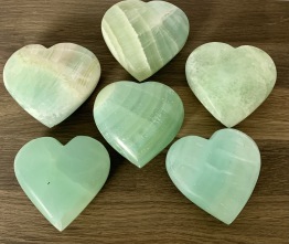 Gröna och rosa  Kalcit hjärtan - Grön kalcit