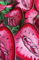 Fruitussy - broderad jordgubbe