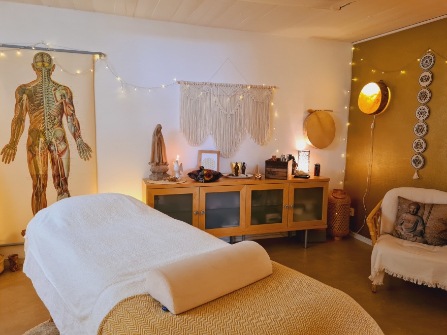 Välkommen till HEL i Köping - för healing, coaching och vägledning med Intuitiv Tarot®.