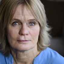 Ovanför läppen till vänter i bilden