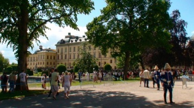 Bilden är ifrån Drottningholm, Ekerö där Kungen och Drottningen bor. Bilden är ifrån Drottningholm, Ekerö där Kungen och Drottningen bor.