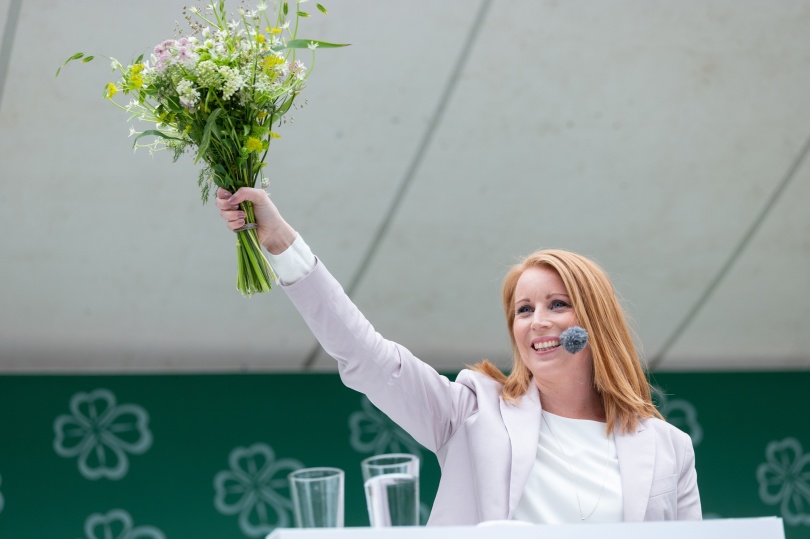 Fotograf okänd. Copyright Centerpartiets kansli. Centerpartiets dag i Almedalen. Partiledare Annie Lööf. (Jag har fått godkännande att publicera talet och fotot.) Fotograf okänd. Copyright Centerpartiets kansli. Centerpartiets dag i Almedalen. Partiledare Annie Lööf. (Jag har fått godkännande att publicera talet och fotot.)