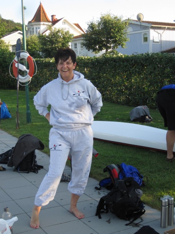 Tina i sin värmande after-paddle-suit med BBKS:s logga! 