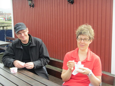 Regnet upphörde, vi torkade och avslutade en fantastisk dag med en Bjäreglass.