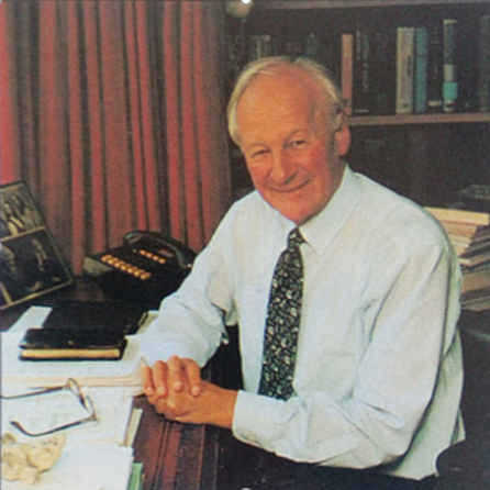 BILD: J. Stott. (1994). Kristendom. En handbok i trons grunder. Omslag.