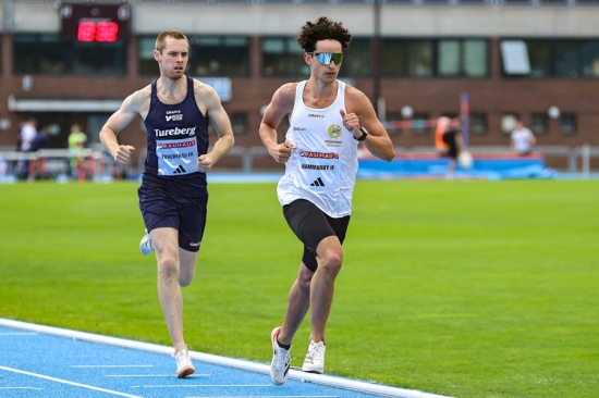 1500 meter - 4:23.93 - 8:a