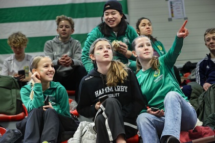 11. Kolla där tjejer!