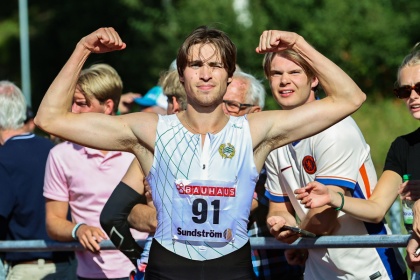 2. Segergest med linslus i bakgrunden