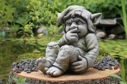 trädgårdskonst troll, trädgårdsfigur