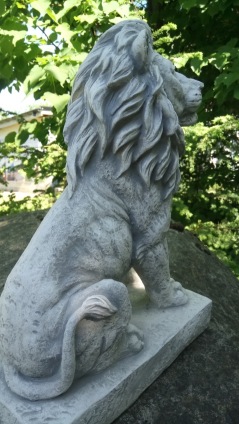 Trädgårdskonst, trädgårdsfigur lejon