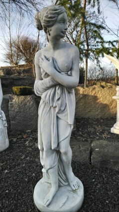 Staty Nancyelle trädgårdskonst