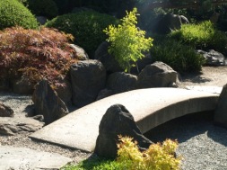 sten bro japansk trädgård