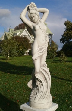 Staty Diala trädgårdskonst