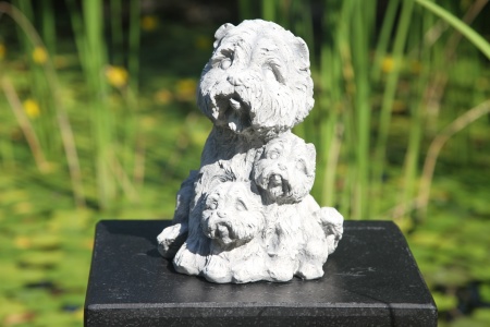 trädgårdskonst hundfamilj, trädgårdsskulptur hundar