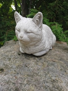trädgårdskonst sovande katt , trädgårdsskulptur