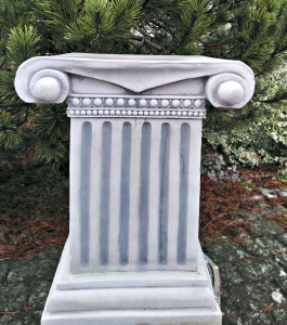 pelare till staty, fundament vitt