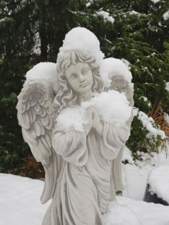 trädgårdskonst ängel i snö