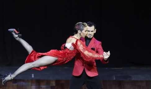 Natacha Pisarenko/AP/TT Det argentinska dansparet Juan Segui och Maira Sanchez vid fjolårets världsmästerskap i tango i Buenos Aires i Argentina. Natacha Pisarenko/AP/TT Det argentinska dansparet Juan Segui och Maira Sanchez vid fjolårets världsmästerskap i tango i Buenos Aires i Argentina.