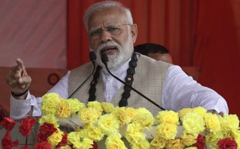 Bikas Das/AP/TT Den sittande premiärministern Narendra Modi (på bilden) kämpar mot huvudmotståndaren Rahul Gandhi som leder Kongresspartiet. Arkivbild. Bikas Das/AP/TT Den sittande premiärministern Narendra Modi (på bilden) kämpar mot huvudmotståndaren Rahul Gandhi som leder Kongresspartiet. Arkivbild.