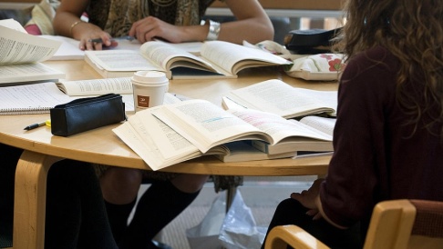 Bertil Ericson / TT En student som stängs av från sin utbildning får i dag behålla de poäng den hunnit klara av. Arkivbild. Bertil Ericson / TT En student som stängs av från sin utbildning får i dag behålla de poäng den hunnit klara av. Arkivbild.