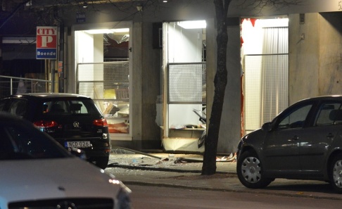 Niklas Luks/TT Någonting har exploderat vid en butik i centrala Norrköping. Niklas Luks/TT Någonting har exploderat vid en butik i centrala Norrköping.