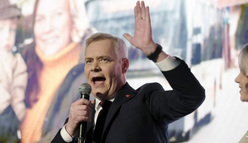 Antti Aimo-Koivisto/Lehtikuva via AP/TT Socialdemokraternas ledare Antti Rinne i tal på sitt partis valvaka. Antti Aimo-Koivisto/Lehtikuva via AP/TT Socialdemokraternas ledare Antti Rinne i tal på sitt partis valvaka.