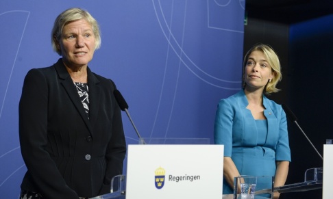 Bertil Ericson/TT Ann-Marie Begler, tidigare generaldirektör för Försäkringskassan, och socialförsäkringsminister Annika Strandhäll (S). Arkivbild. Bertil Ericson/TT Ann-Marie Begler, tidigare generaldirektör för Försäkringskassan, och socialförsäkringsminister Annika Strandhäll (S). Arkivbild.