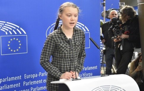 Wiktor Nummelin / TT Klimataktivisten Greta Thunberg håller presskonferens i EU-parlamentet i Strasbourg. Wiktor Nummelin / TT Klimataktivisten Greta Thunberg håller presskonferens i EU-parlamentet i Strasbourg.