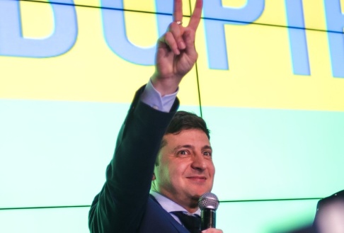 Dan Braun/AP/TT Komikern och skådespelaren Volodymyr Zelenskyj ser ut att vinna Ukrainas presidentval. Arkivbild. Dan Braun/AP/TT Komikern och skådespelaren Volodymyr Zelenskyj ser ut att vinna Ukrainas presidentval. Arkivbild.