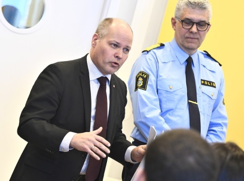 Claudio Bresciani/TT Justitieminister Morgan Johansson (S) vill att fler morddömda ska kunna dömas till livstids fängelse. Arkivbild. Claudio Bresciani/TT Justitieminister Morgan Johansson (S) vill att fler morddömda ska kunna dömas till livstids fängelse. Arkivbild.