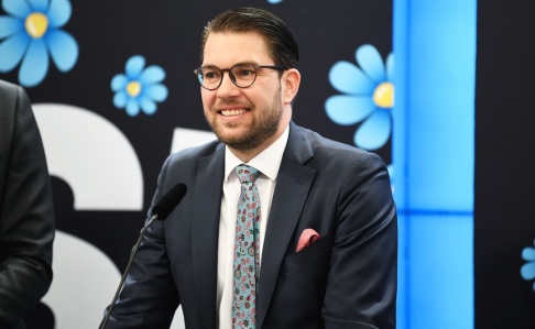 Fredrik Sandberg/TT Sverigedemokraternas partiledare Jimmie Åkesson (SD) presenterar partiets vårbudgetmotion i riksdagen. Fredrik Sandberg/TT Sverigedemokraternas partiledare Jimmie Åkesson (SD) presenterar partiets vårbudgetmotion i riksdagen.