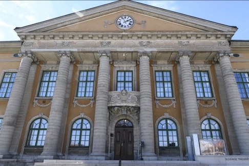 Johan Nilsson/TT En 27-årig man har häktats i Blekinge tingsrätt för en misstänkt våldtäkt på påskdagen. Ytterligare två har begärts häktade. Arkivbild. Johan Nilsson/TT En 27-årig man har häktats i Blekinge tingsrätt för en misstänkt våldtäkt på påskdagen. Ytterligare två har begärts häktade. Arkivbild.