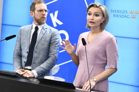 Claudio Bresciani/TT Kristdemokraternas ekonomisk-politiske talesperson Jakob Forssmed och partiledare Ebba Busch Thor presenterar partiets vårbudgetmotion. Claudio Bresciani/TT Kristdemokraternas ekonomisk-politiske talesperson Jakob Forssmed och partiledare Ebba Busch Thor presenterar partiets vårbudgetmotion.