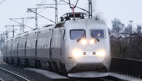Johan Nilsson/TT Ett tåg körde in i en bil nära Halmstad C. Arkivbild. Johan Nilsson/TT Ett tåg körde in i en bil nära Halmstad C. Arkivbild.