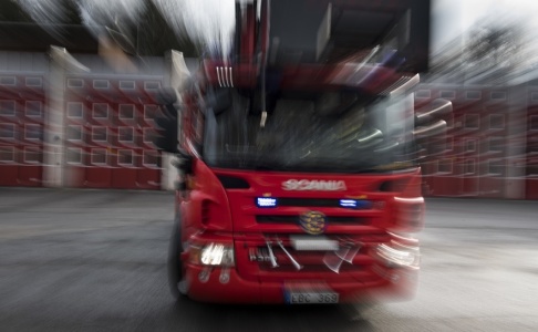 Pontus Lundahl/TT Det brinner på en vind i ett flerfamiljshus i Sundbyberg utanför Stockholm. Samtliga boende har evakuerats. Arkivbild. Pontus Lundahl/TT Det brinner på en vind i ett flerfamiljshus i Sundbyberg utanför Stockholm. Samtliga boende har evakuerats. Arkivbild.