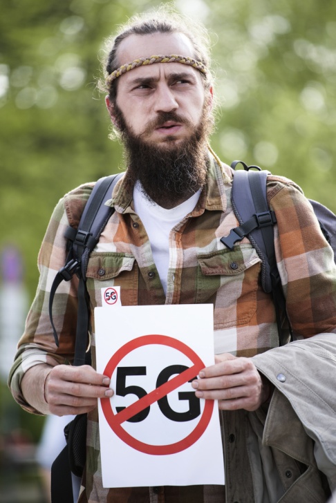 Foto: 5G-demonstrant i Polen. Jaap Arriens. Arkivbild. Foto: 5G-demonstrant i Polen. Jaap Arriens. Arkivbild.