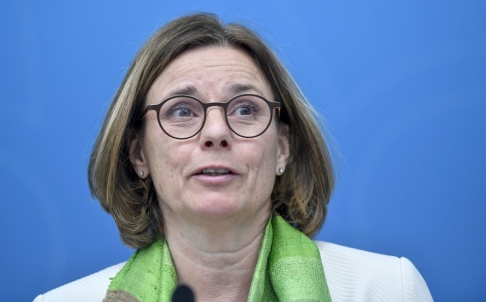 Stina Stjernkvist/TT Miljö- och klimatminister och MP:s språkrör Isabella Lövin. Arkivbild. Stina Stjernkvist/TT Miljö- och klimatminister och MP:s språkrör Isabella Lövin. Arkivbild.