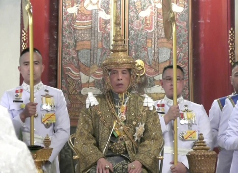 Thai Tv Pool/AP/TT Thailands Maha Vajiralongkorn är krönt till kung Rama X. Thai Tv Pool/AP/TT Thailands Maha Vajiralongkorn är krönt till kung Rama X.
