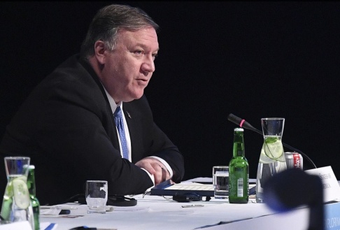 Mandel Ngan Mike Pompeo under Arktiska rådets möte i Finland. Mandel Ngan Mike Pompeo under Arktiska rådets möte i Finland.