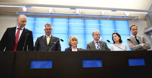 Naina Helén Jåma/TT De borgerliga partierna lämnar försvarsberedningen. Naina Helén Jåma/TT De borgerliga partierna lämnar försvarsberedningen.