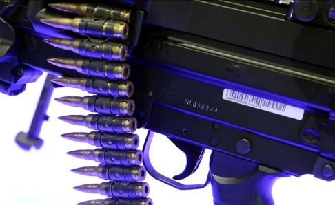 Jon Gambrell/AP/TT Ett automatvapen som erbjuds på exportmarknaden av den belgiska vapenproducenten FN Herstal. Arkivbild. Jon Gambrell/AP/TT Ett automatvapen som erbjuds på exportmarknaden av den belgiska vapenproducenten FN Herstal. Arkivbild.