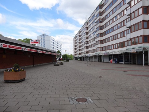 Biskopsgården. Wikipedia. Biskopsgården. Wikipedia.