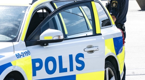 Johan Nilsson/TT Fem personer har gripits efter ett misstänkt rån i stadsdelen Rosengård i Malmö. Arkivbild. Johan Nilsson/TT Fem personer har gripits efter ett misstänkt rån i stadsdelen Rosengård i Malmö. Arkivbild.