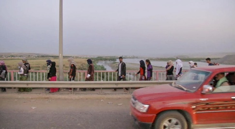 AP Photo IS mördade tusentals yazidier i Sinjar och tog över 6 000 kvinnor och flickor tillfånga och utnyttjade dem. Här yazidier som lyckats fly attacken 2014. Arkivbild. AP Photo IS mördade tusentals yazidier i Sinjar och tog över 6 000 kvinnor och flickor tillfånga och utnyttjade dem. Här yazidier som lyckats fly attacken 2014. Arkivbild.