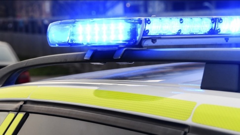 Johan Nilsson/TT Polisen i Malmö jagar en person som pistolhotat och rånat två pojkar. Arkivbild. Johan Nilsson/TT Polisen i Malmö jagar en person som pistolhotat och rånat två pojkar. Arkivbild.