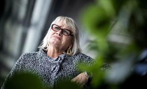 Pontus Lundahl/TT Feministiskt initiativs toppkandidat i EU-valet beskriver en krissituation. 3 500 kvinnor i EU dör varje år av dödligt våld, förklarar Soraya Post. Pontus Lundahl/TT Feministiskt initiativs toppkandidat i EU-valet beskriver en krissituation. 3 500 kvinnor i EU dör varje år av dödligt våld, förklarar Soraya Post.