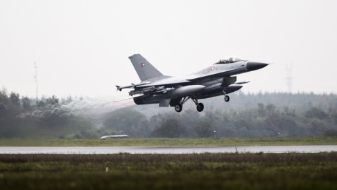ENGEL JANUS/AP/TT Ett av Danmarks F-16-flygplan. Arkivbild. ENGEL JANUS/AP/TT Ett av Danmarks F-16-flygplan. Arkivbild.