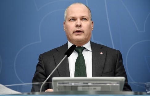 Susanna Pettersson Öste/TT Justitieminister Morgan Johansson (S) tror att ett nytt lagförslag kan omvandlas till terrorlag nästa år. Susanna Pettersson Öste/TT Justitieminister Morgan Johansson (S) tror att ett nytt lagförslag kan omvandlas till terrorlag nästa år.