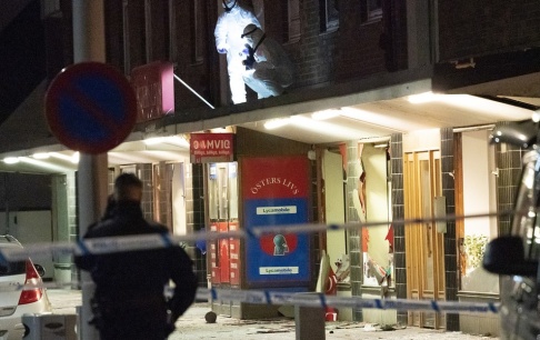 Johan Nilsson/TT Polisens kriminaltekniker på plats efter explosionen på Östergatan i Landskrona i slutet av december. Arkivbild Johan Nilsson/TT Polisens kriminaltekniker på plats efter explosionen på Östergatan i Landskrona i slutet av december. Arkivbild